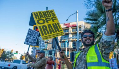 Sacramento CA protesters demonstrate against war in Iran
