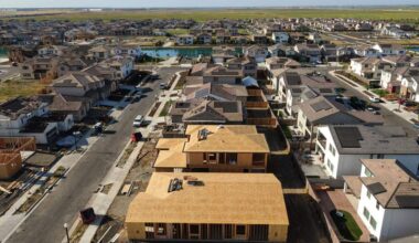 Sacramento approves traffic signal for yet-to-be-built bridge