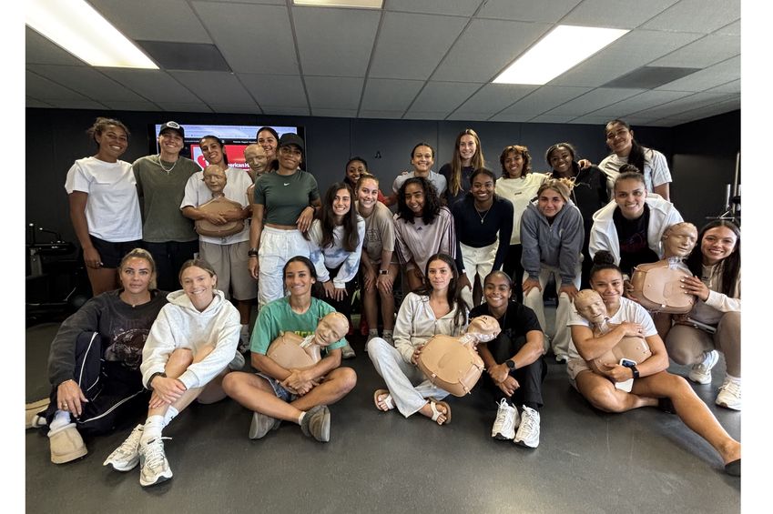 NWSL’S San Diego Wave participate in Hands-Only CPR and AED training