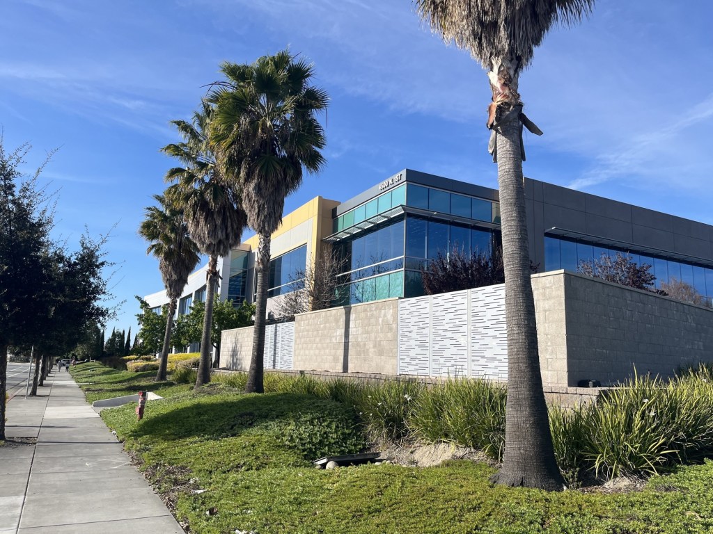 Google widens San Jose holdings with purchase of big office building