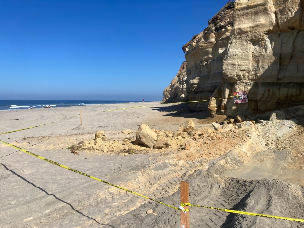 No injuries reported after bluff collapses in Del Mar