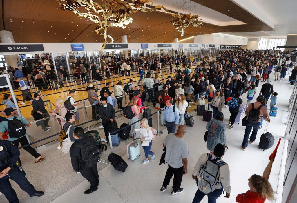 San Diego TSA agents continue to be unpaid; long airport security lines carry on – San Diego Union-Tribune