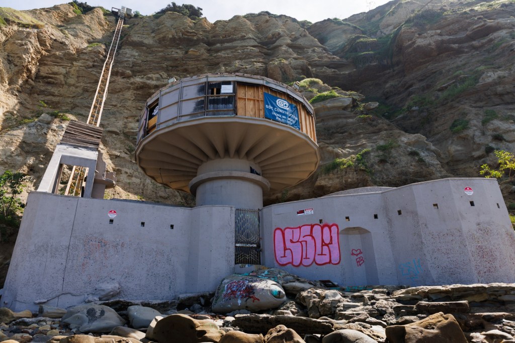 Protections for ‘Mushroom House’ are stepped up as graffiti and vandalism lessen – San Diego Union-Tribune