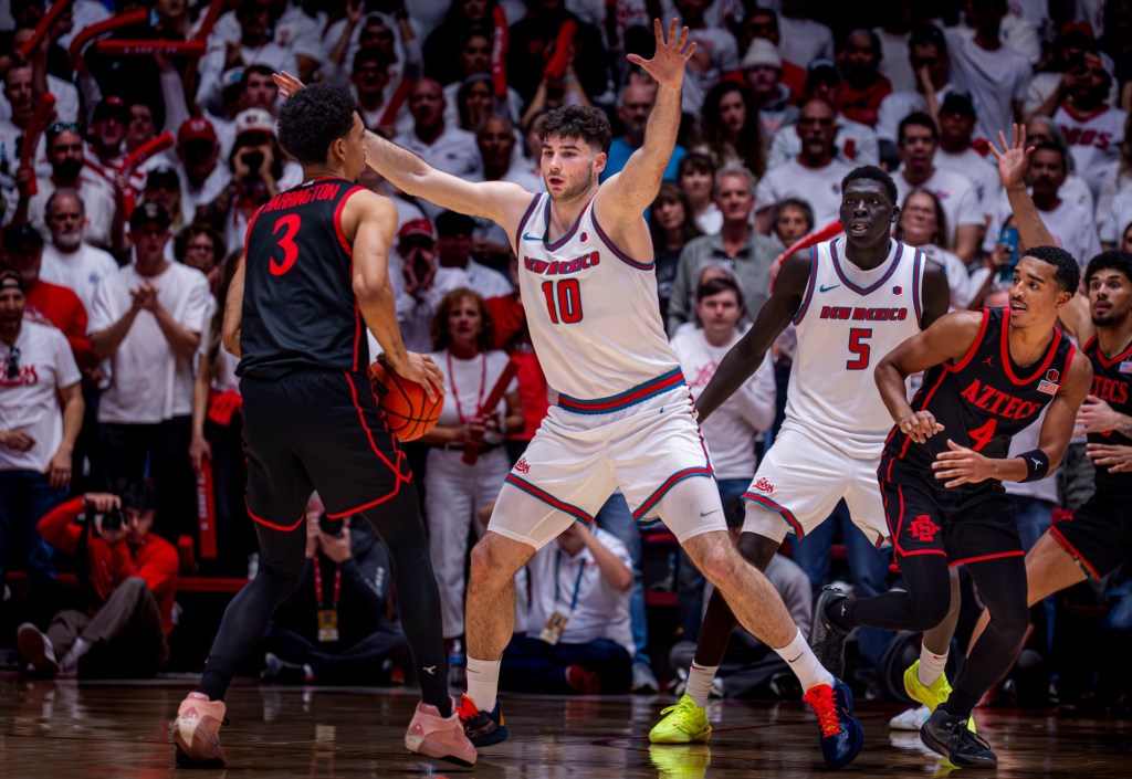 Aztecs lose to Lobos in Albuquerque, and it's The Pits