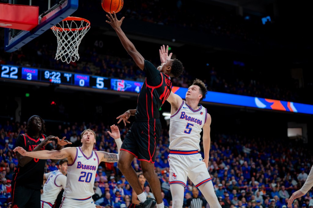 Ugly stretches sink San Diego State in loss to Boise State