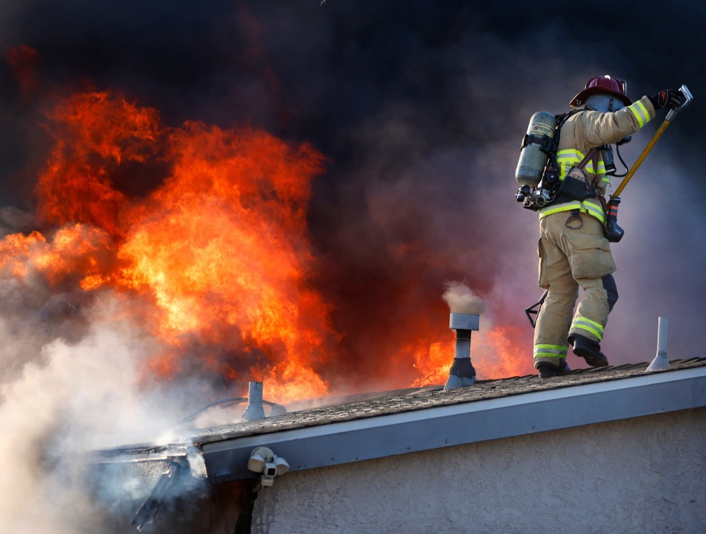 Firefighters should take 1 or 2 minutes to prepare for a call. San Diego’s take 4, audit finds. Here’s what’s to blame.