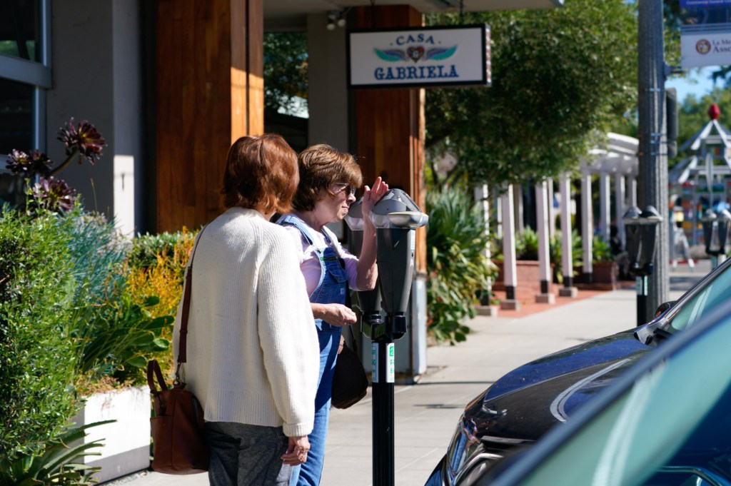la mesa parking supply