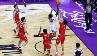 BJ Davis' heroics push Aztecs past New Mexico and into Mountain West final