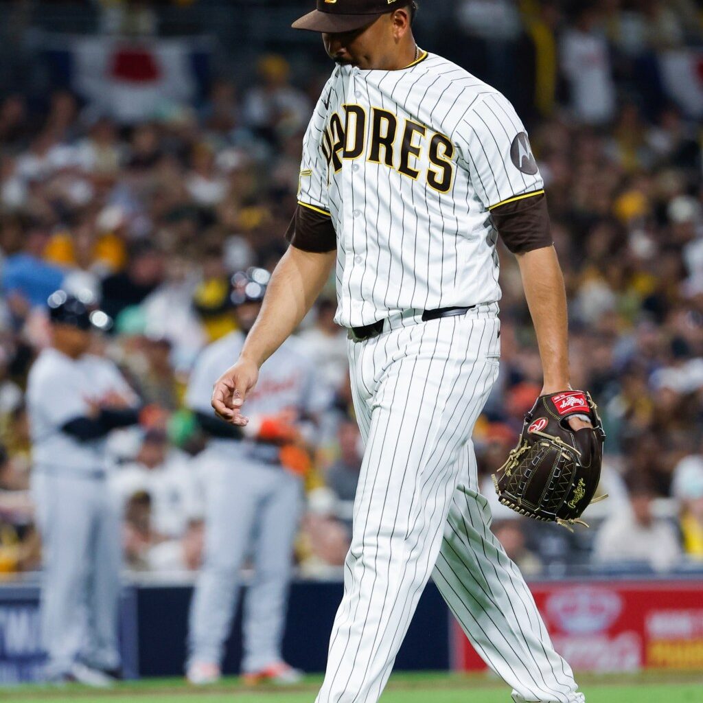 Padres lose late lead, lose again to Tigers