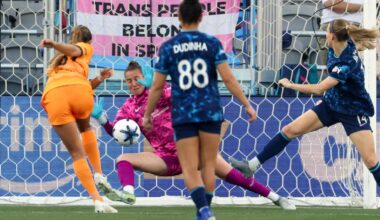 Houston's Makenzy Robbe sinks former club as Wave fall in season opener