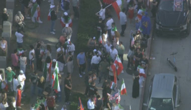 Crowd gathers at federal building in Westwood after Iran’s supreme leader killed – NBC Los Angeles
