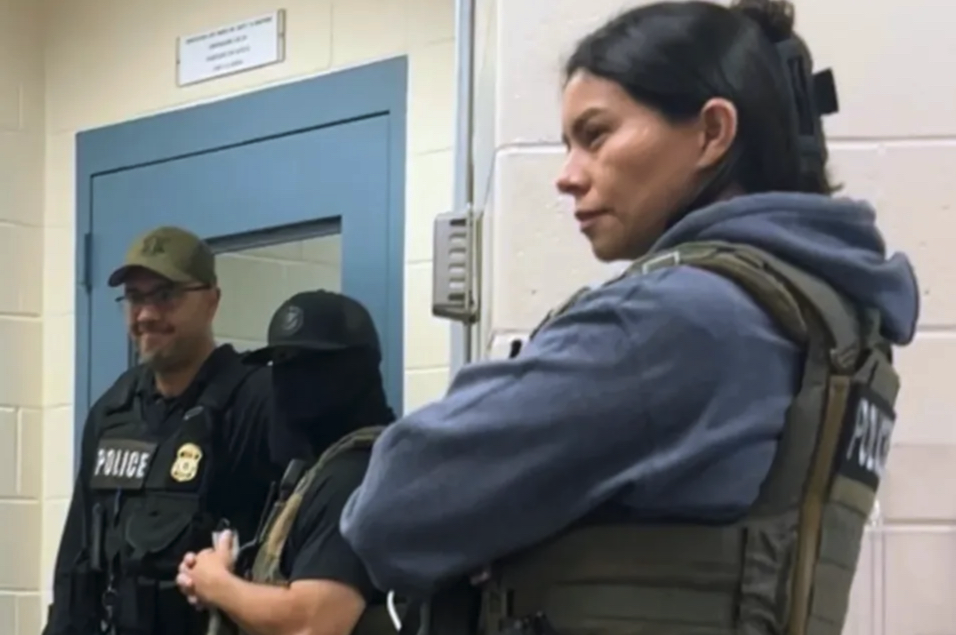 People Are Being Taken From Downtown L.A.'s Hidden ICE ISAP Check-ins ~ L.A. TACO