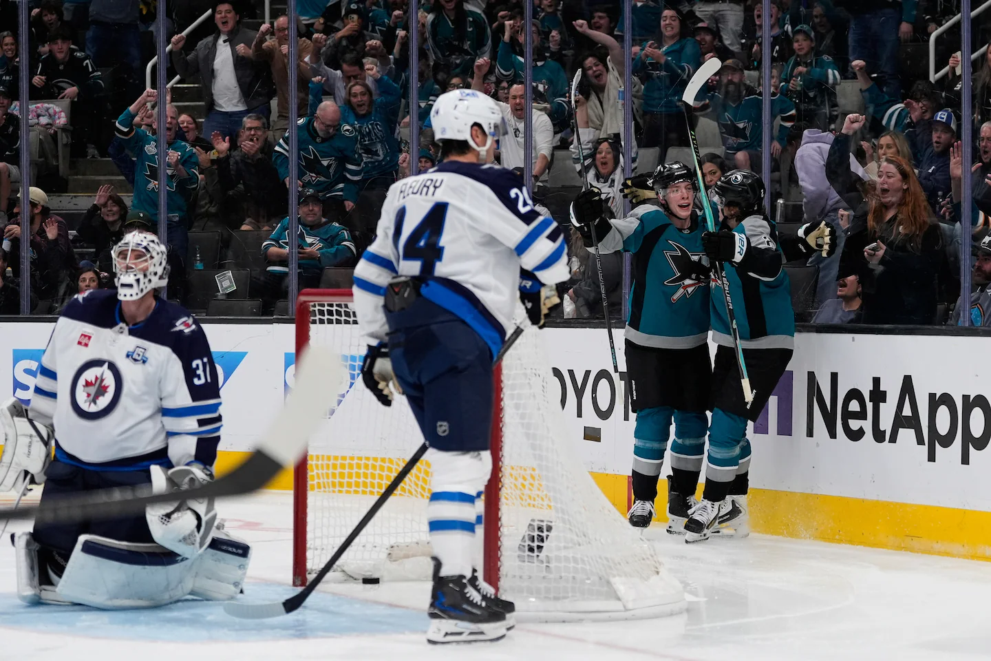 Sharks edge Jets 2-1 on Misa OT goal