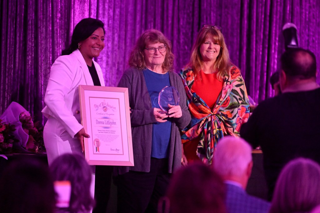 San Pedro Chamber honors Daily Breeze reporter with Legacy Journalism award – Daily Breeze