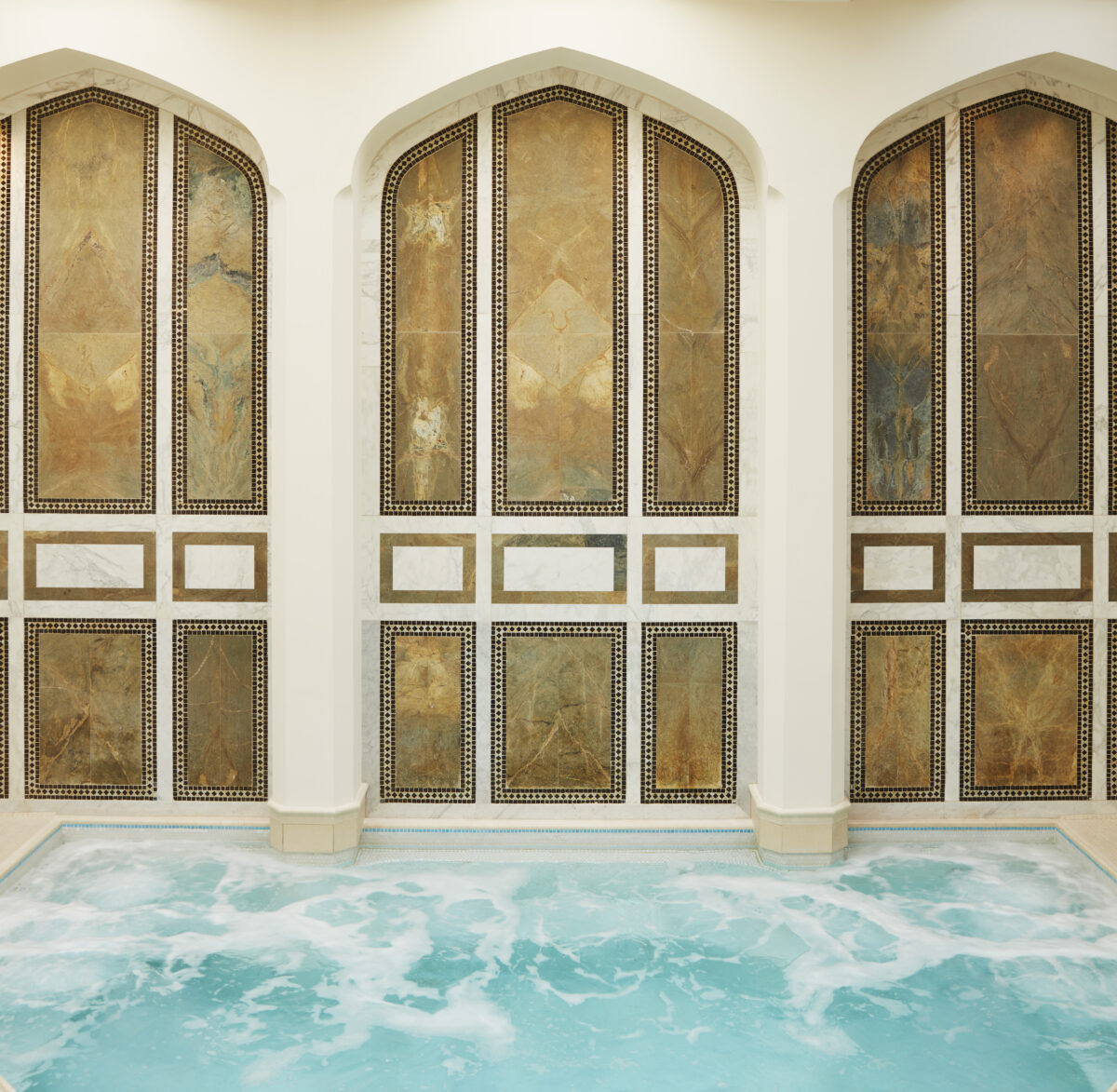 The Maybourne Beverly Hills - Mineral Pool