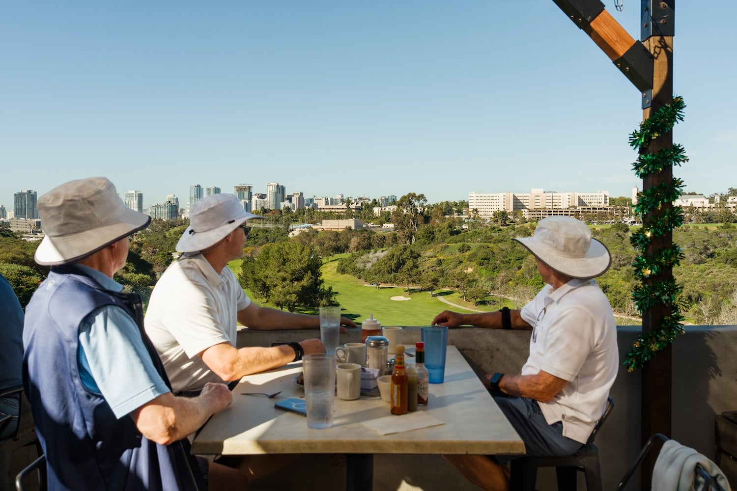 Restaurant Review: Tobey's 19th Hole Cafe