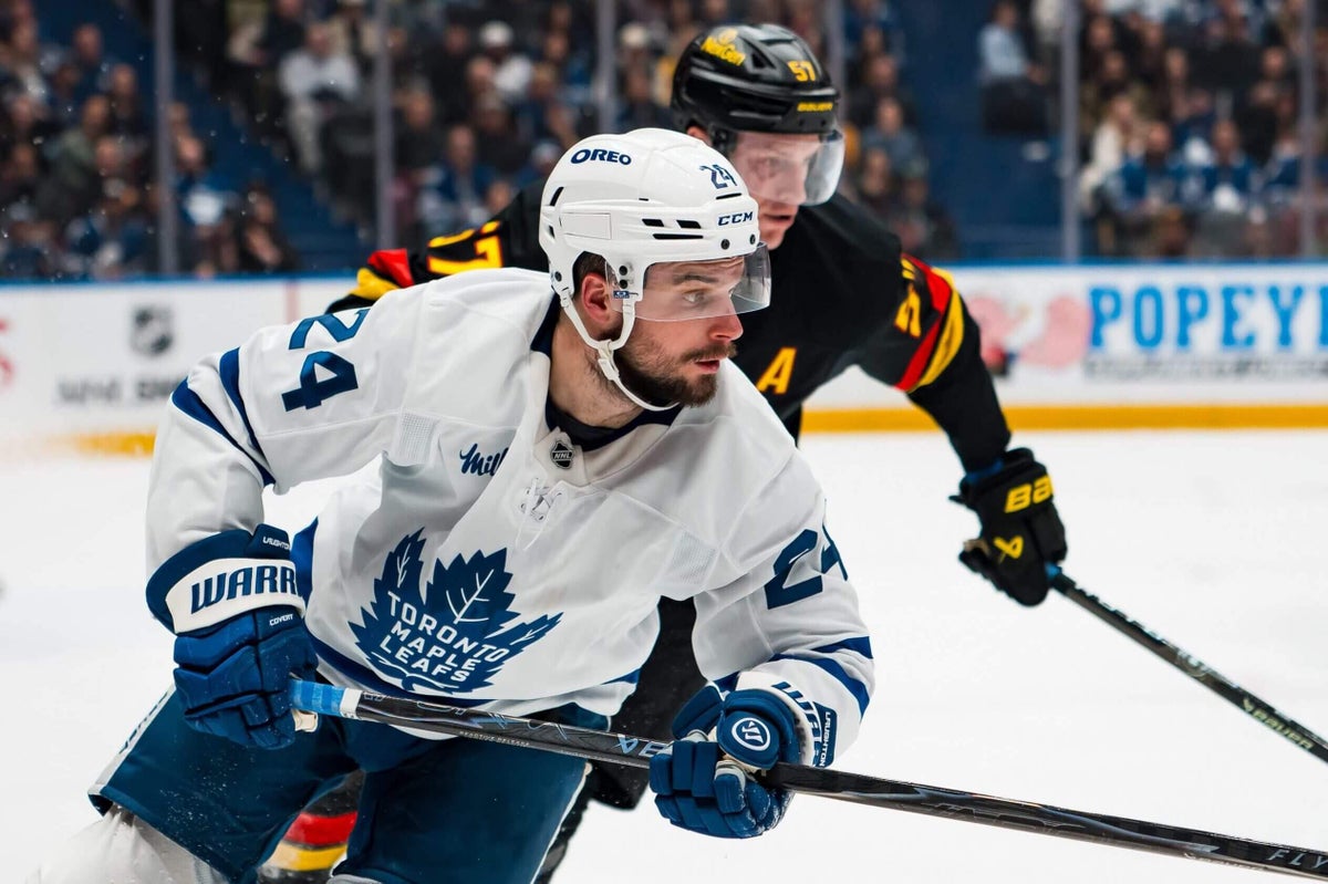 Maple Leafs trade Scott Laughton to Los Angeles Kings for draft pick