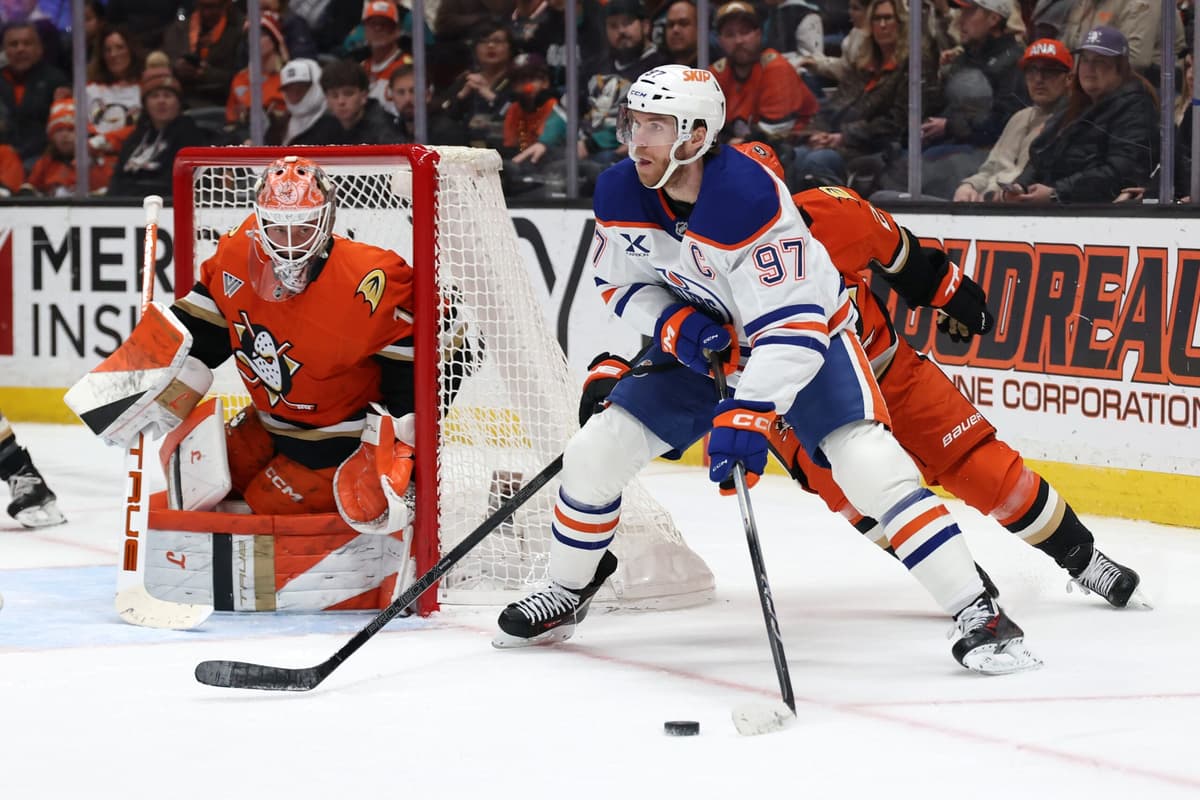 Oilers’ McDavid calls Pacific Division race ‘a pillow fight’