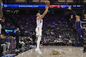Phoenix Suns Sacramento Kings Collin Gillespie Devin Booker return Suns Kings final score