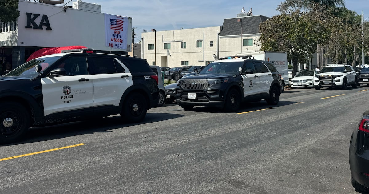 LAPD arrests suspect in stabbing near USC campus – Annenberg Media