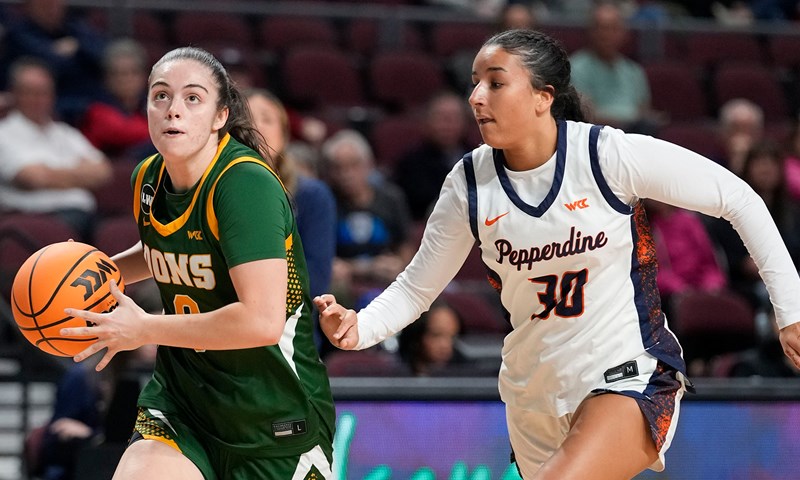 Dons Dominate With 86-69 Win Over Waves