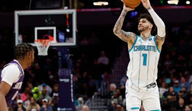 Hornets tie franchise record with 26 3s, rout Kings 134-90