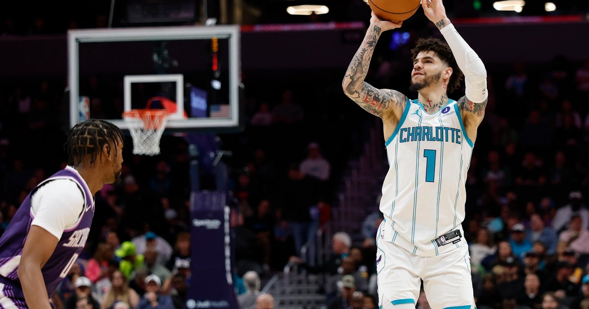 Hornets tie franchise record with 26 3s, rout Kings 134-90