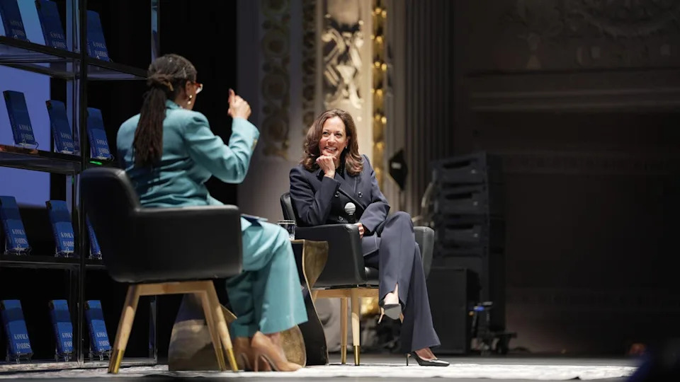 <div>Rep. Lateefah Simon with Kamala Harris at the former vice president's book tour at Oakland's Henry J. Kaiser Center for the Arts. March 3, 2026.</div>