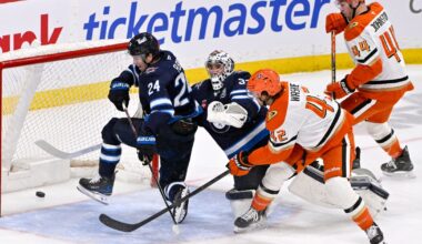 Ducks’ second-period outburst helps to sink Jets 4-1 :: WRAL.com