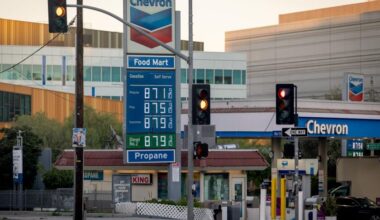 Gasoline price gouging in California draws a warning
