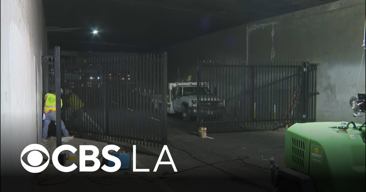 Caltrans installs gates on 101 Freeway ramps in downtown LA ahead of No Kings protests