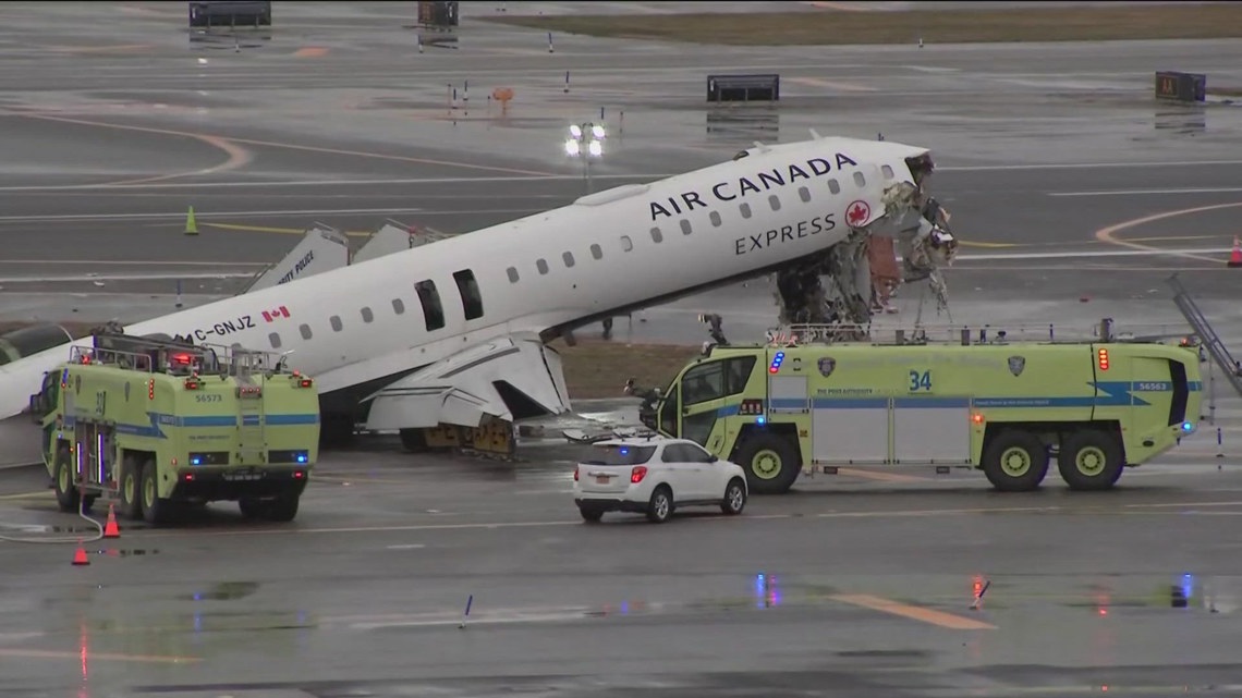 Lessons learned from near disaster at San Diego Int'l Airport should have prevented LaGuardia crash, expert says