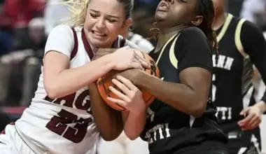 Neumann-Goretti pulls away from Oakland Catholic in PIAA Class 4A championship game