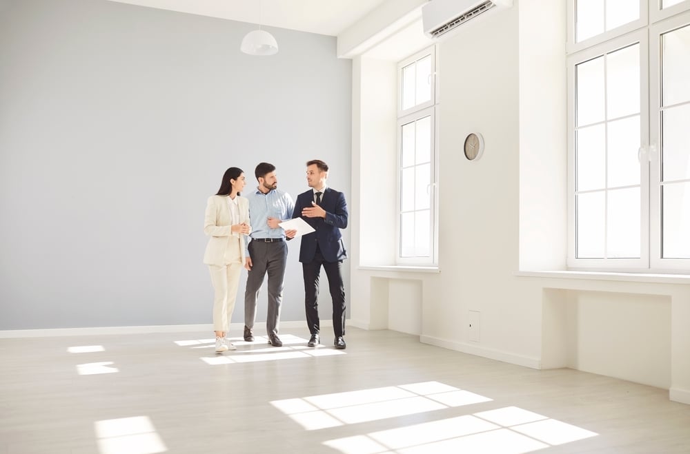 Ex-Southern California Real Estate Agent Selling $900K Condo Asks Why People Are Still Paying 5% Commission — 'Shelling Out 45K' For MLS Listing 'Seems Crazy'