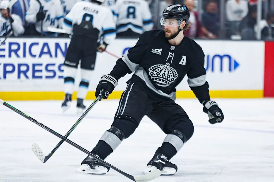 Los Angeles Kings right wing Adrian Kempe (#9) eyes the puck during an NHL match against the Utah Mammoth on March 28, 2026 in Los Angeles, California.