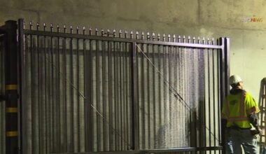 Caltrans installs new 101 Freeway safety gates ahead of LA 'No Kings' protest