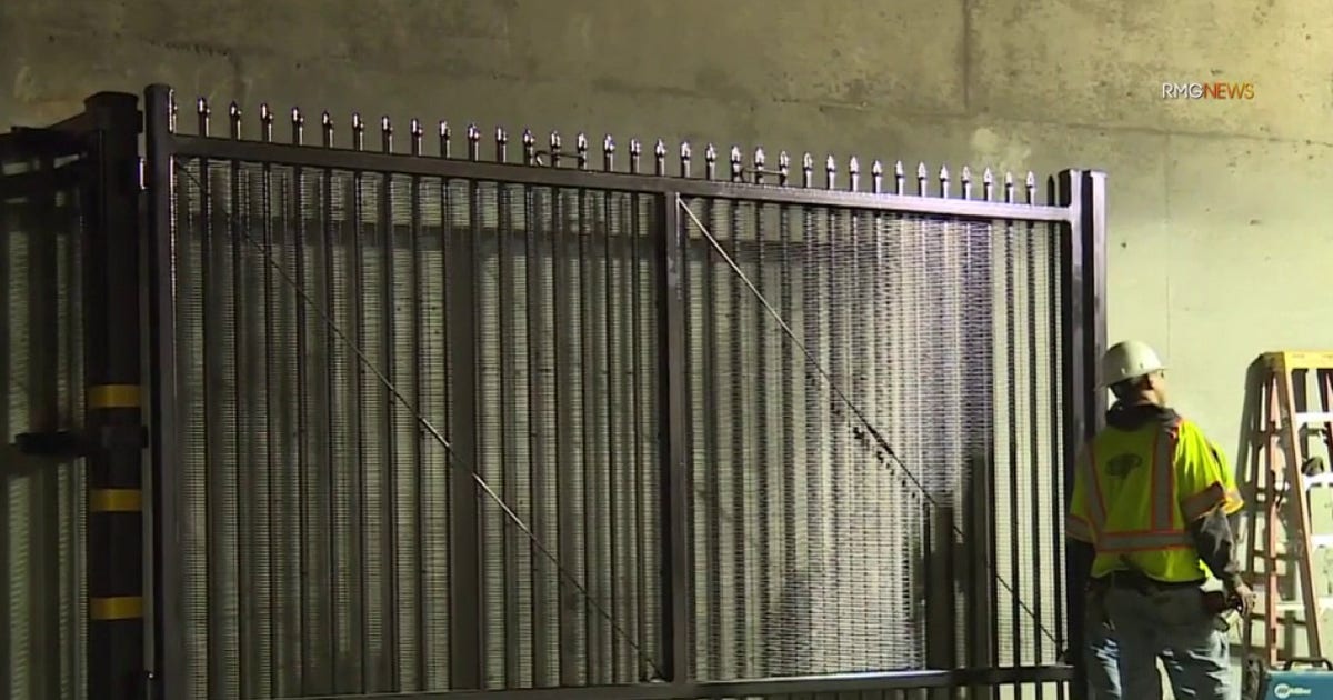 Caltrans installs new 101 Freeway safety gates ahead of LA 'No Kings' protest