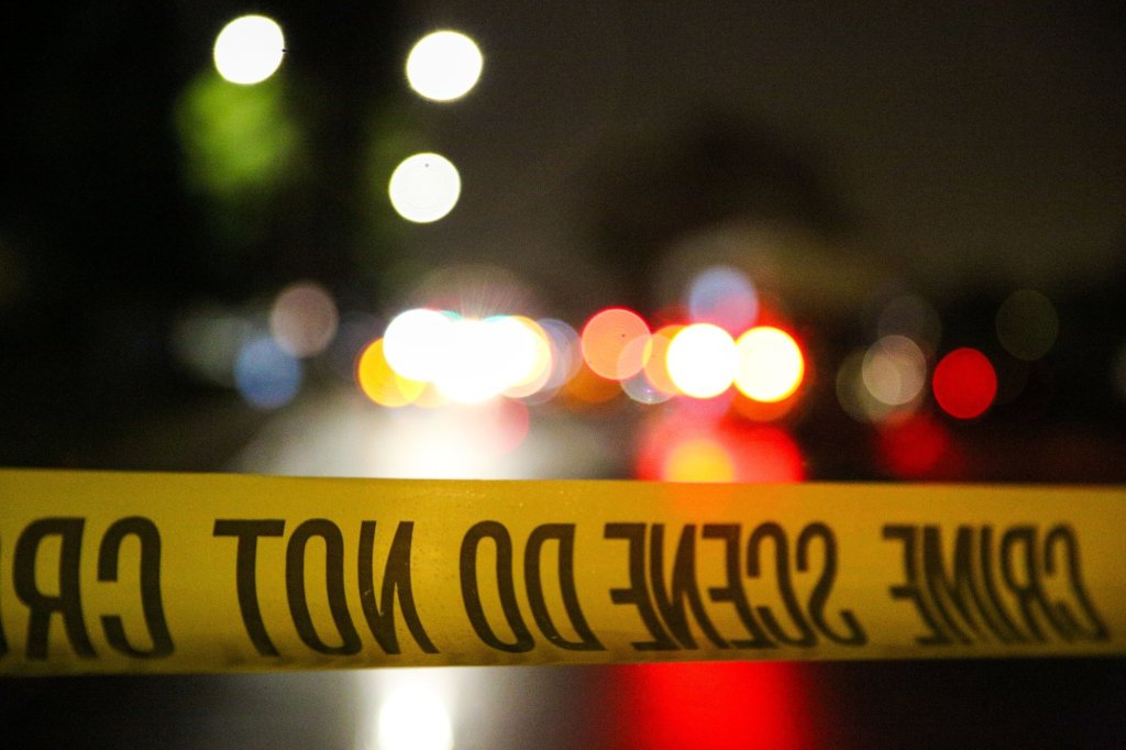 Two wounded after shooters open fire on moving vehicle in Oakland – The Mercury News