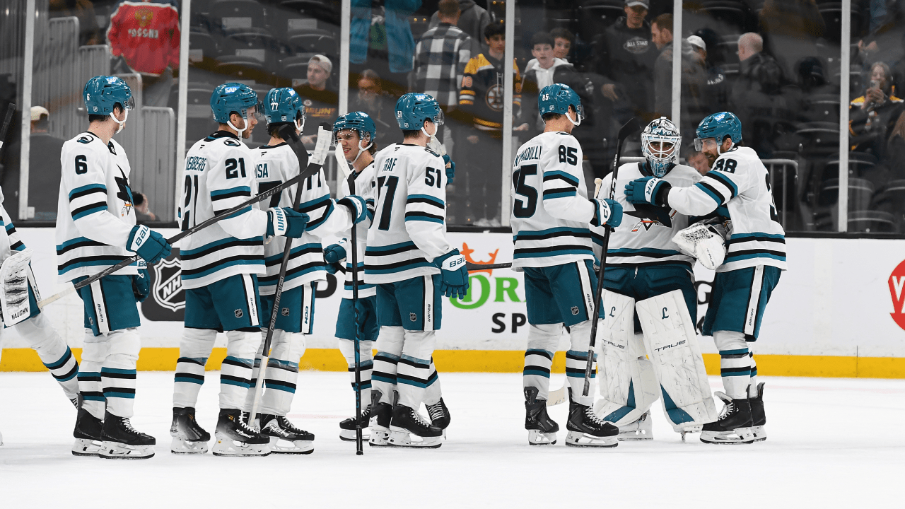 Eklund, Sharks hand Bruins 1st home loss since December
