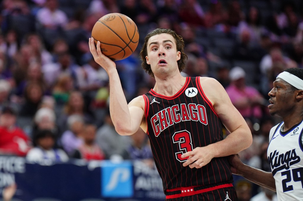 Chicago Bulls drop a 126-110 loss to the Sacramento Kings