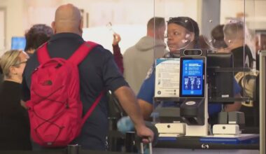 TSA officers in Sacramento work unpaid as shutdown drags on