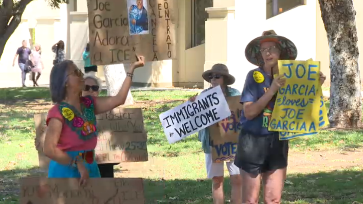 Escondido community members continue rallying against city’s contract with ICE – NBC 7 San Diego