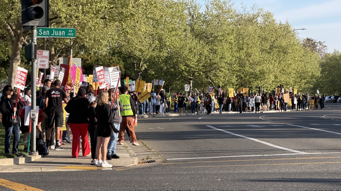 Natomas students march in solidarity with teachers as strike enters second week