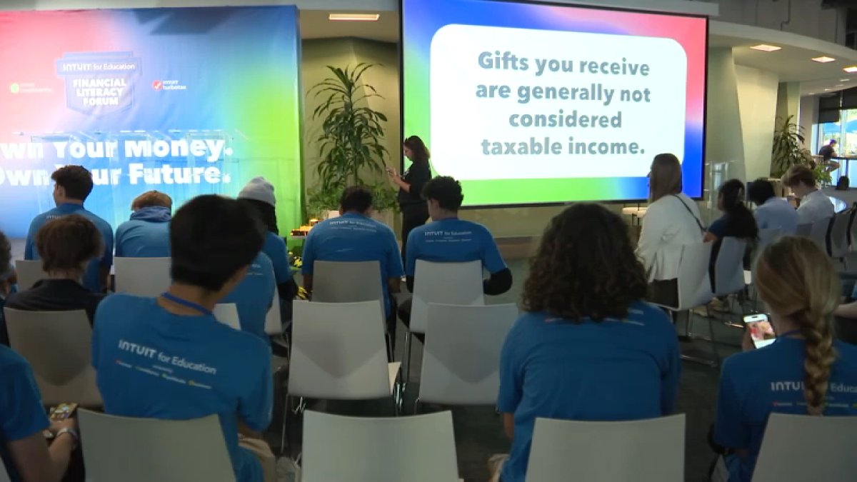 San Diego high schoolers learn personal finance as California adds a requirement – NBC 7 San Diego