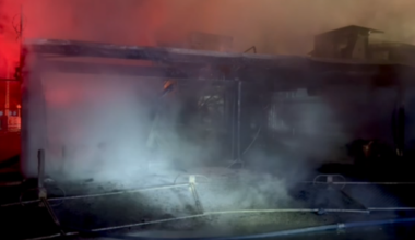 Firefighters battle fire at commercial building in Arden-Arcade that also caught fire last year