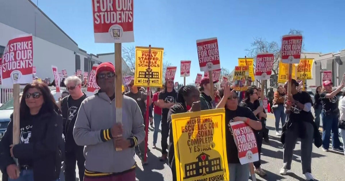 Twin Rivers Unified, teachers union reach tentative deal to end district's first strike