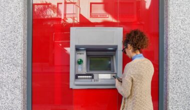 Los Angeles County police issue warning for crime called "bank jugging," which targets people at ATMs