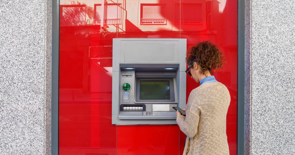 Los Angeles County police issue warning for crime called "bank jugging," which targets people at ATMs