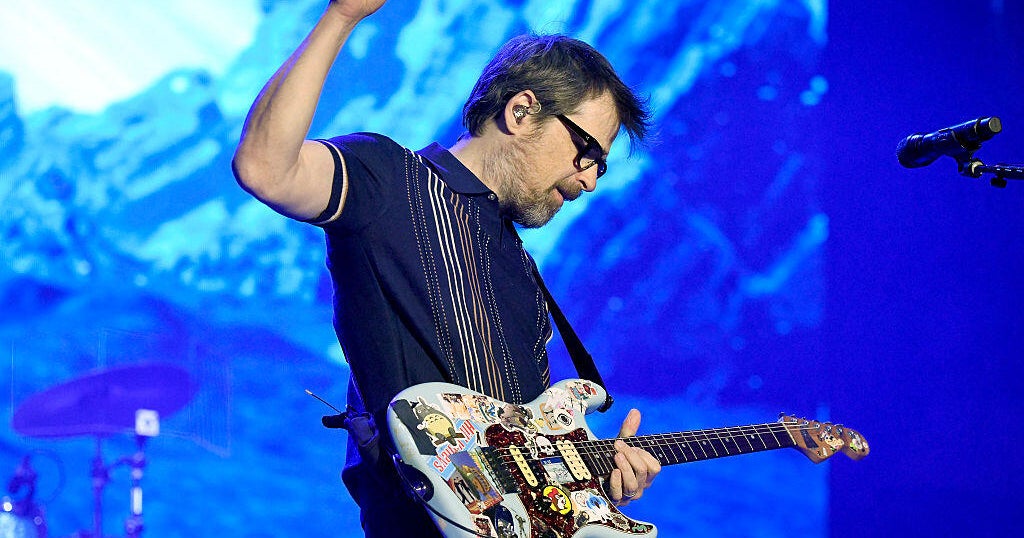 Sacramento to host opening night of Weezer's "The Gathering" tour