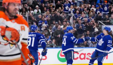 Maple Leafs beat Ducks 6-4 to end 8-game slide. Matthews injured on knee-on-knee hit
